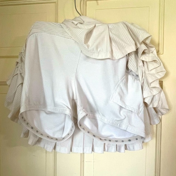 Athleta Skort Womens Medium Gray Striped Good Match Skort Pleated Ruffle Tennis - Picture 12 of 13